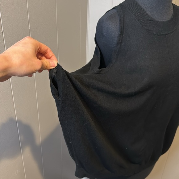 Central Park West New York Womens Small Black Bat Wing Cold Shoulder Sweater - Picture 3 of 7